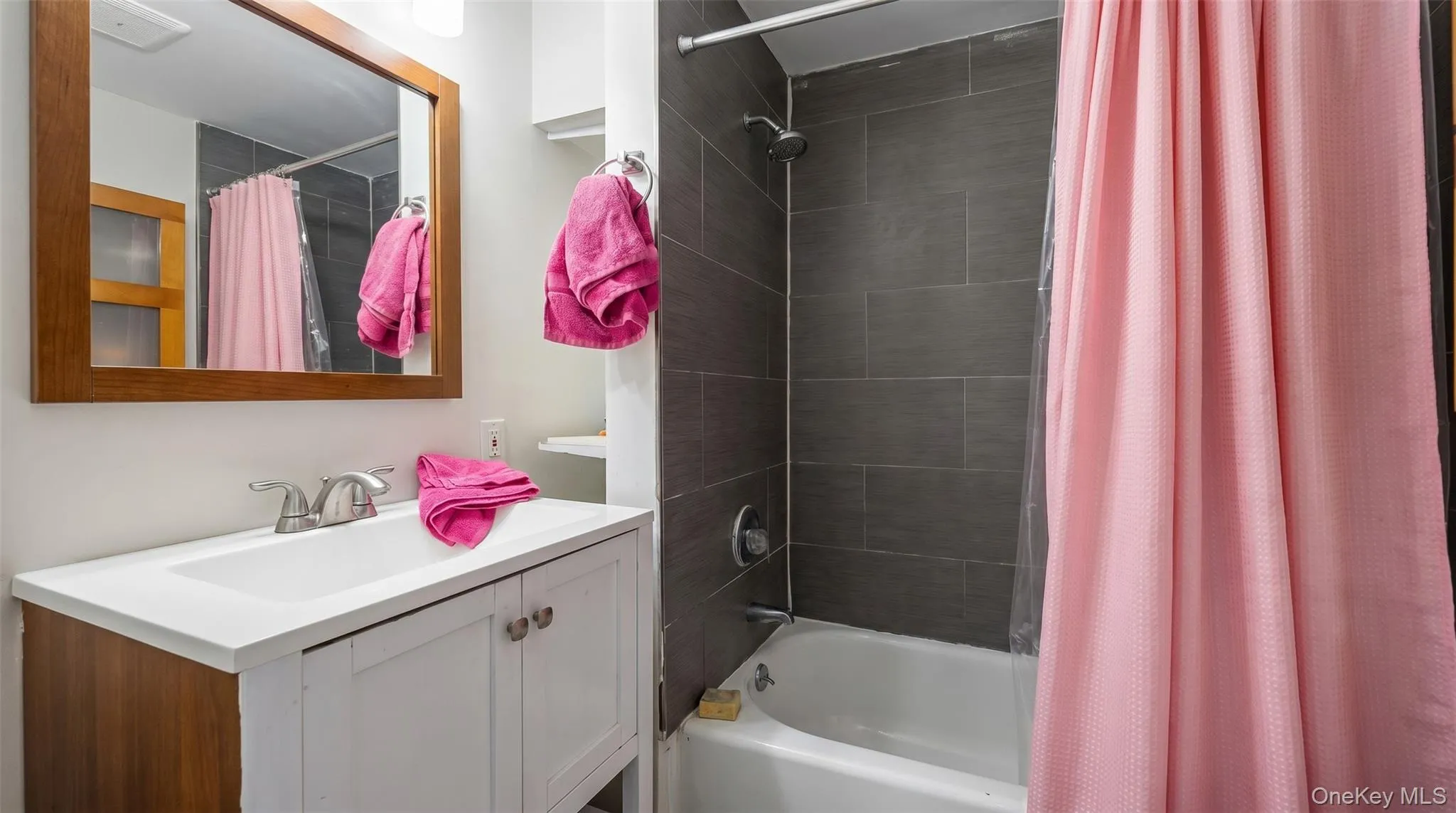 26 Crugers Avenue, Cortlandt, NY, 3 Bedrooms Bedrooms, 7 Rooms Rooms,2 BathroomsBathrooms,Residential,For Rent,Crugers,0,1004146 26 Crugers Avenue, Cortlandt, NY, 3 Bedrooms Bedrooms, 7 Rooms Rooms,2 BathroomsBathrooms,Residential,For Rent,Crugers,0,1004146