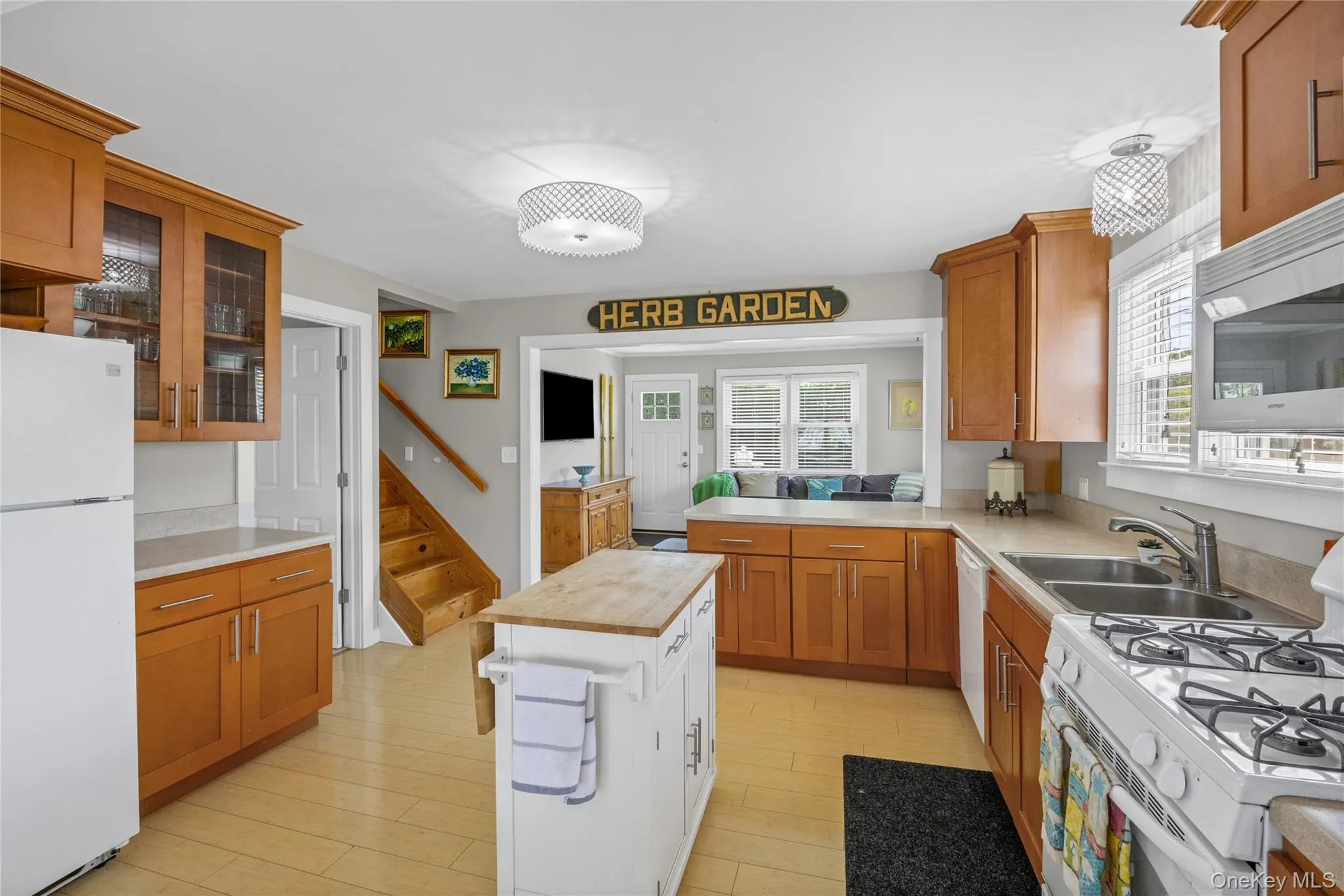 83 Beach Road, Riverhead, NY, 1 Bedroom Bedrooms, 4 Rooms Rooms,1 BathroomBathrooms,Residential,For Rent,Beach,0,1004148 83 Beach Road, Riverhead, NY, 1 Bedroom Bedrooms, 4 Rooms Rooms,1 BathroomBathrooms,Residential,For Rent,Beach,0,1004148