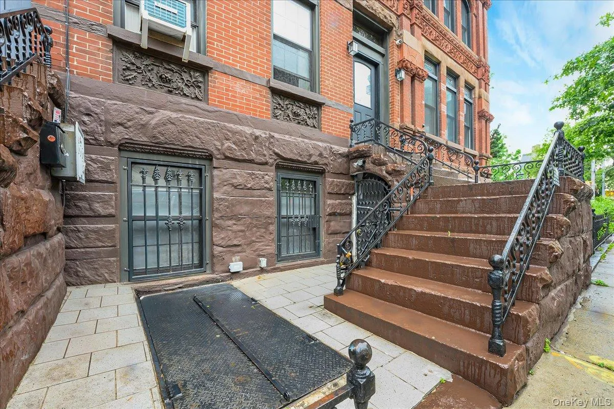 53 Linden Street, New York, NY, 1 Room Rooms,1 BathroomBathrooms,Residential Lease,For Rent,Linden,0,1004155 53 Linden Street, New York, NY, 1 Room Rooms,1 BathroomBathrooms,Residential Lease,For Rent,Linden,0,1004155