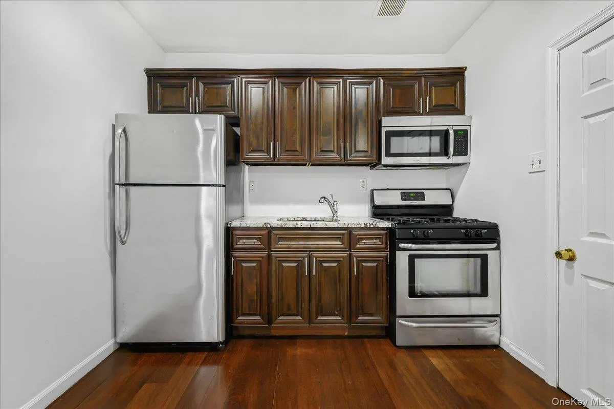 53 Linden Street, New York, NY, 1 Room Rooms,1 BathroomBathrooms,Residential Lease,For Rent,Linden,0,1004155 53 Linden Street, New York, NY, 1 Room Rooms,1 BathroomBathrooms,Residential Lease,For Rent,Linden,0,1004155