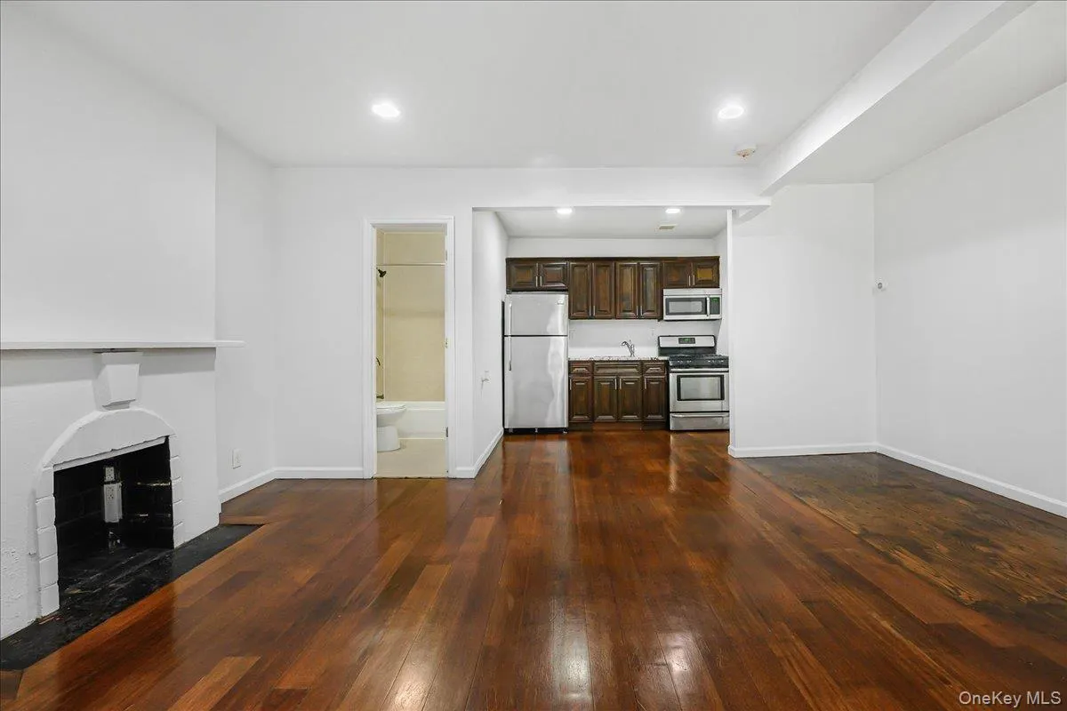 53 Linden Street, New York, NY, 1 Room Rooms,1 BathroomBathrooms,Residential Lease,For Rent,Linden,0,1004155 53 Linden Street, New York, NY, 1 Room Rooms,1 BathroomBathrooms,Residential Lease,For Rent,Linden,0,1004155