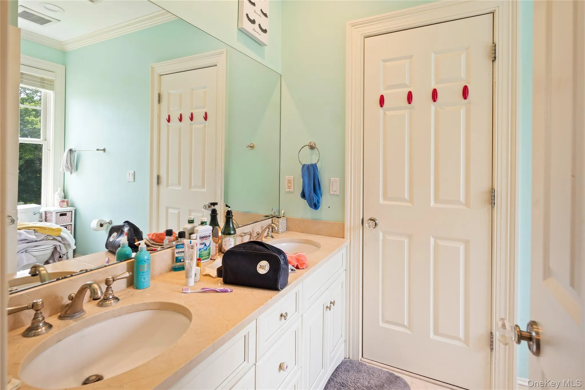 Adjoining full bath between bedroom 3 and bedroom 4 Adjoining full bath between bedroom 3 and bedroom 4