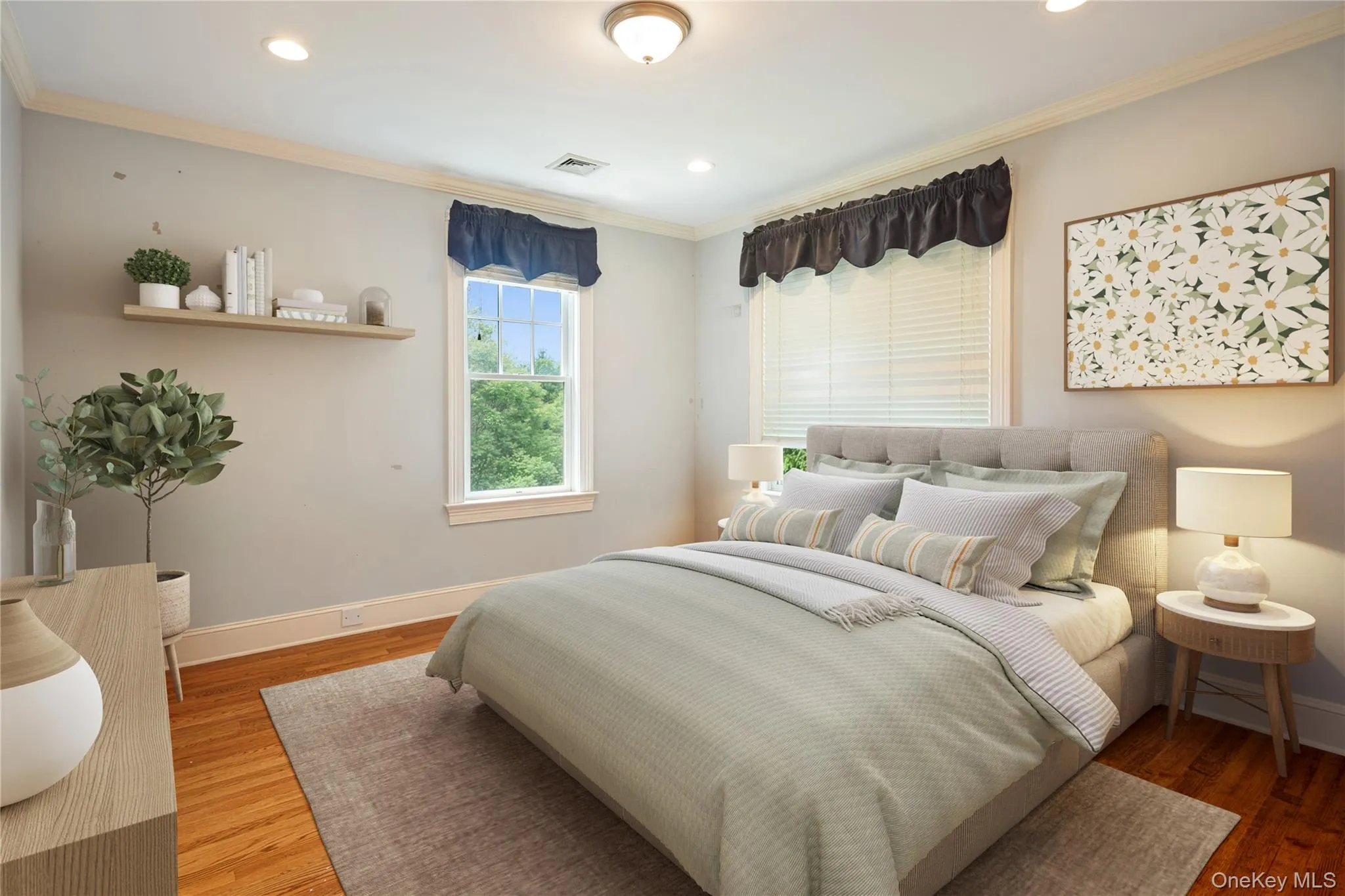 Bedroom 4, oak floors, crown molding, recessed lighting, walk-in closet (virtually staged) Bedroom 4, oak floors, crown molding, recessed lighting, walk-in closet (virtually staged)
