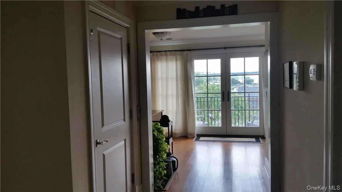 4th floor landing opens up to den/office... with double French door to a good sized roof terrace... 4th floor landing opens up to den/office... with double French door to a good sized roof terrace...