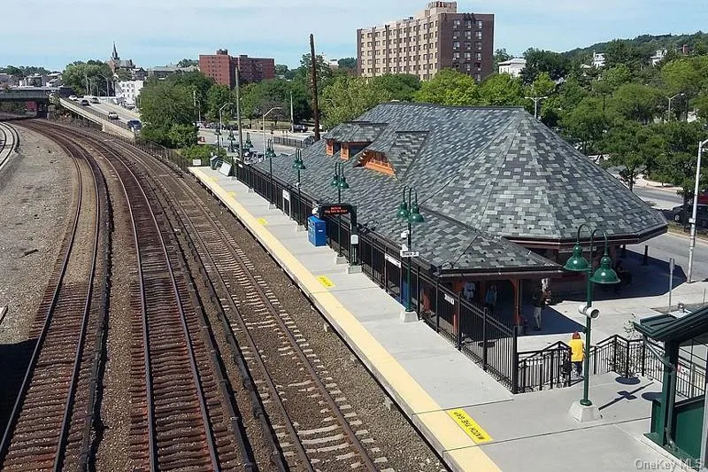 Easy commute to NYC... 37 minutes via the Metro North express... just a short distance from your new home... Easy commute to NYC... 37 minutes via the Metro North express... just a short distance from your new home...