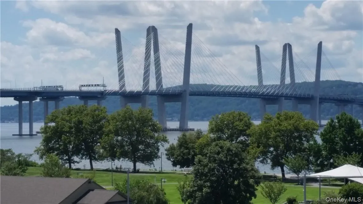 View from your terrace... the new bridge has also a 3.5 mile walking/bicycle path with strategically placed lookouts... View from your terrace... the new bridge has also a 3.5 mile walking/bicycle path with strategically placed lookouts...