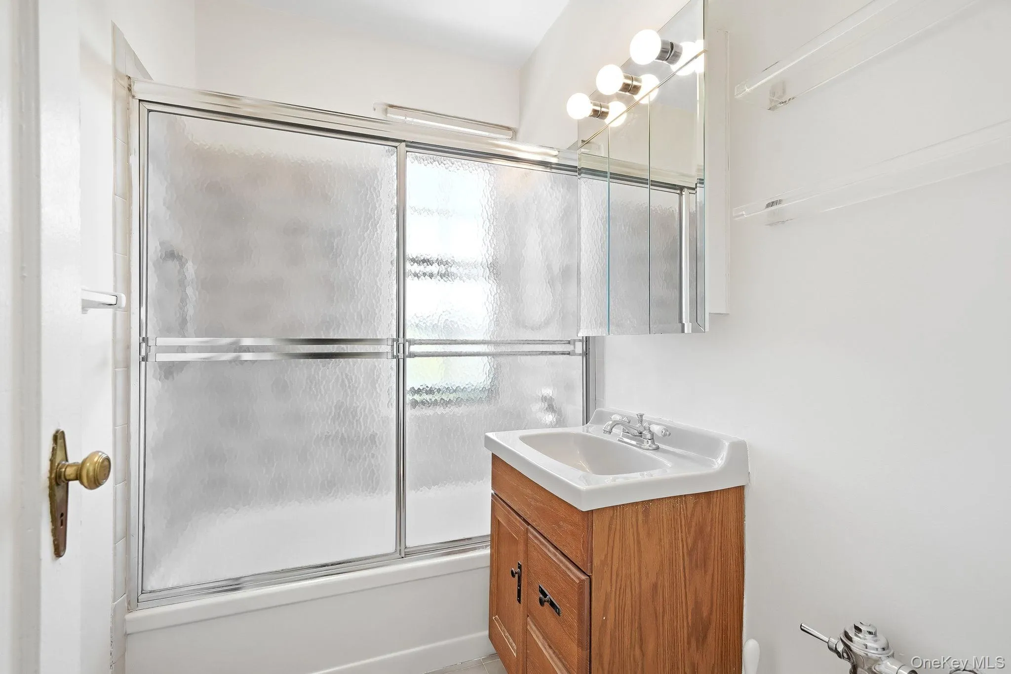 180 Garth Road, Eastchester, NY, 1 Bedroom Bedrooms, 5 Rooms Rooms,1 BathroomBathrooms,Residential,For Rent,Garth,0,1004171 180 Garth Road, Eastchester, NY, 1 Bedroom Bedrooms, 5 Rooms Rooms,1 BathroomBathrooms,Residential,For Rent,Garth,0,1004171