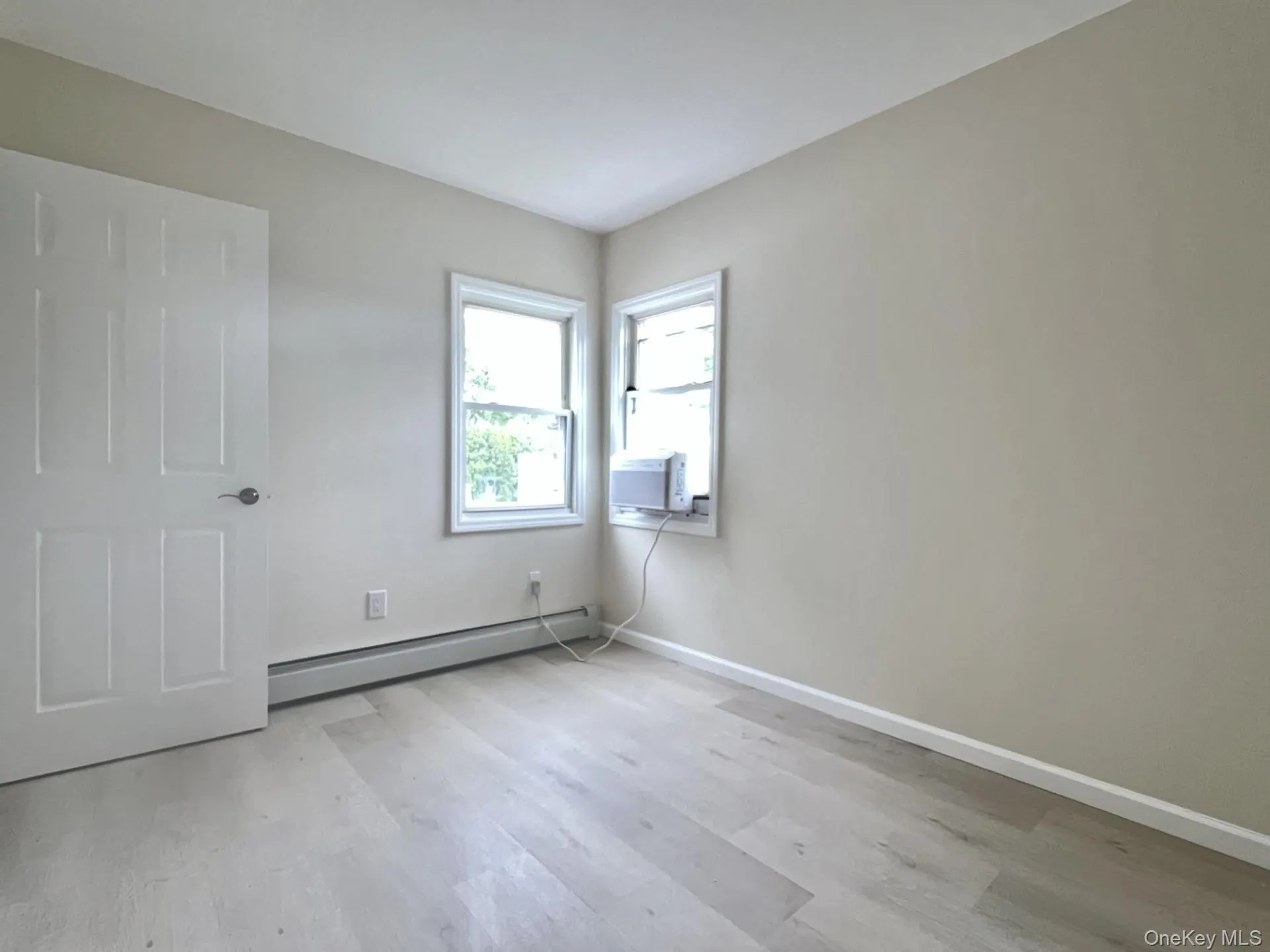 33 Cherry Lane, North Hempstead, NY, 4 Bedrooms Bedrooms, 8 Rooms Rooms,2 BathroomsBathrooms,Residential Lease,For Rent,Cherry,0,1004174 33 Cherry Lane, North Hempstead, NY, 4 Bedrooms Bedrooms, 8 Rooms Rooms,2 BathroomsBathrooms,Residential Lease,For Rent,Cherry,0,1004174