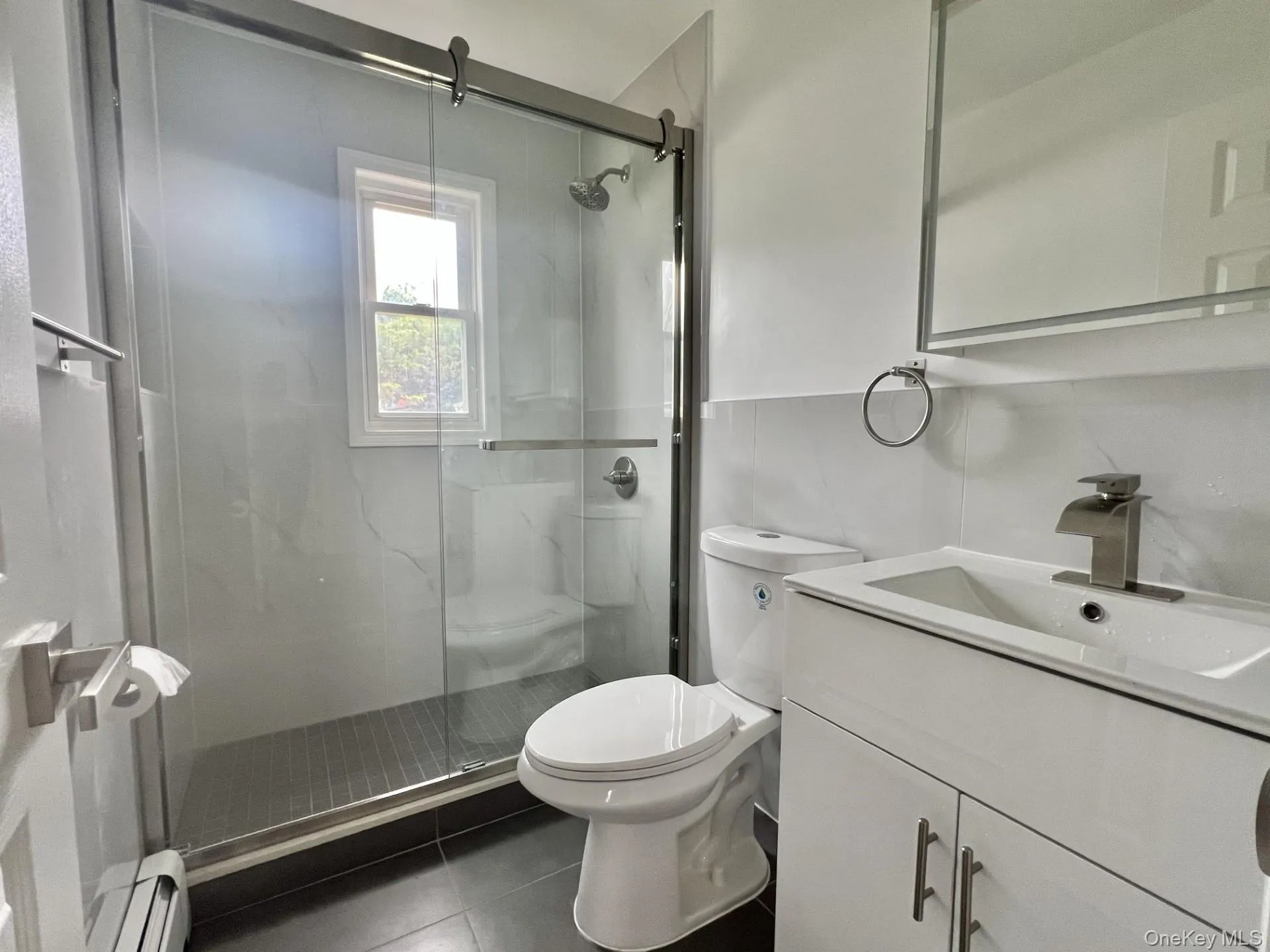33 Cherry Lane, North Hempstead, NY, 4 Bedrooms Bedrooms, 8 Rooms Rooms,2 BathroomsBathrooms,Residential Lease,For Rent,Cherry,0,1004174 33 Cherry Lane, North Hempstead, NY, 4 Bedrooms Bedrooms, 8 Rooms Rooms,2 BathroomsBathrooms,Residential Lease,For Rent,Cherry,0,1004174