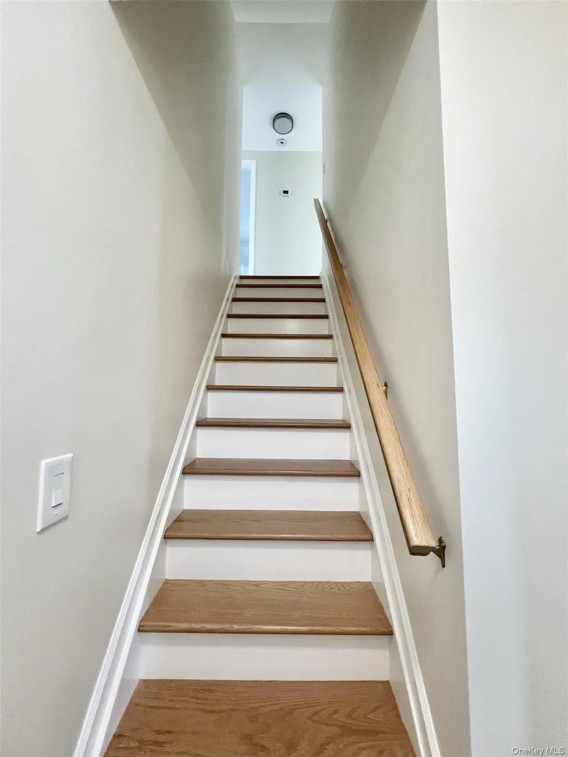 33 Cherry Lane, North Hempstead, NY, 4 Bedrooms Bedrooms, 8 Rooms Rooms,2 BathroomsBathrooms,Residential Lease,For Rent,Cherry,0,1004174 33 Cherry Lane, North Hempstead, NY, 4 Bedrooms Bedrooms, 8 Rooms Rooms,2 BathroomsBathrooms,Residential Lease,For Rent,Cherry,0,1004174