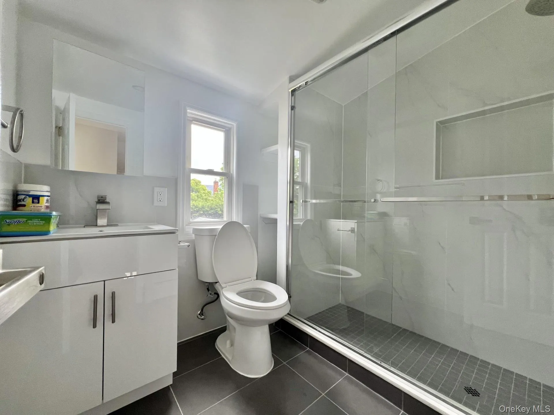 33 Cherry Lane, North Hempstead, NY, 4 Bedrooms Bedrooms, 8 Rooms Rooms,2 BathroomsBathrooms,Residential Lease,For Rent,Cherry,0,1004174 33 Cherry Lane, North Hempstead, NY, 4 Bedrooms Bedrooms, 8 Rooms Rooms,2 BathroomsBathrooms,Residential Lease,For Rent,Cherry,0,1004174