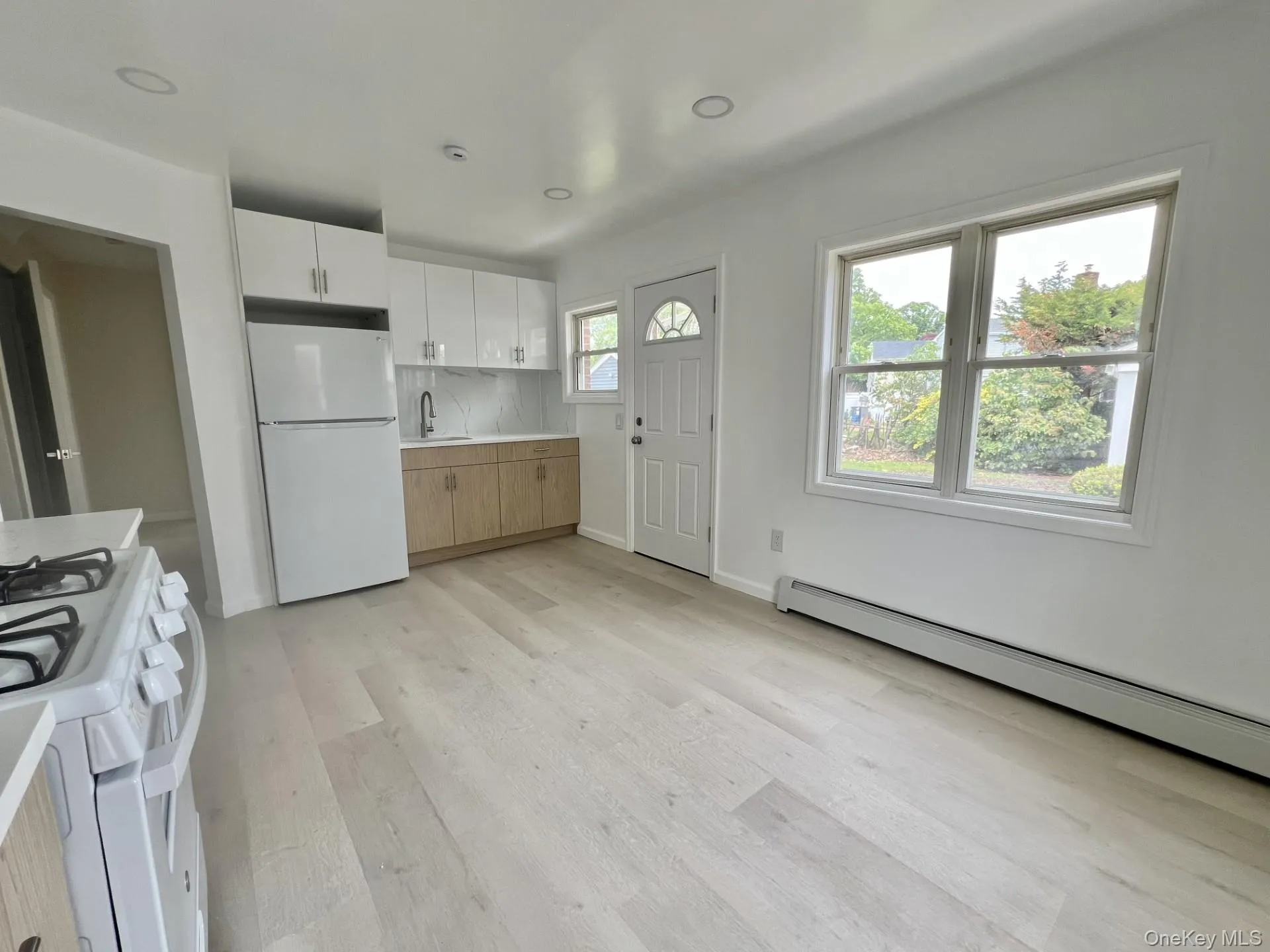 33 Cherry Lane, North Hempstead, NY, 4 Bedrooms Bedrooms, 8 Rooms Rooms,2 BathroomsBathrooms,Residential Lease,For Rent,Cherry,0,1004174 33 Cherry Lane, North Hempstead, NY, 4 Bedrooms Bedrooms, 8 Rooms Rooms,2 BathroomsBathrooms,Residential Lease,For Rent,Cherry,0,1004174