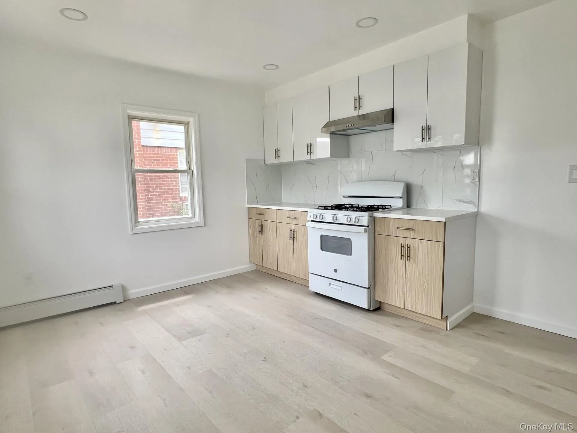33 Cherry Lane, North Hempstead, NY, 4 Bedrooms Bedrooms, 8 Rooms Rooms,2 BathroomsBathrooms,Residential Lease,For Rent,Cherry,0,1004174 33 Cherry Lane, North Hempstead, NY, 4 Bedrooms Bedrooms, 8 Rooms Rooms,2 BathroomsBathrooms,Residential Lease,For Rent,Cherry,0,1004174