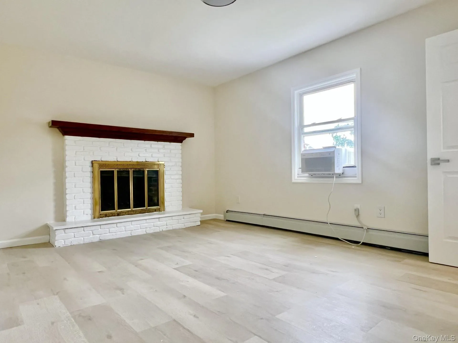 33 Cherry Lane, North Hempstead, NY, 4 Bedrooms Bedrooms, 8 Rooms Rooms,2 BathroomsBathrooms,Residential Lease,For Rent,Cherry,0,1004174 33 Cherry Lane, North Hempstead, NY, 4 Bedrooms Bedrooms, 8 Rooms Rooms,2 BathroomsBathrooms,Residential Lease,For Rent,Cherry,0,1004174