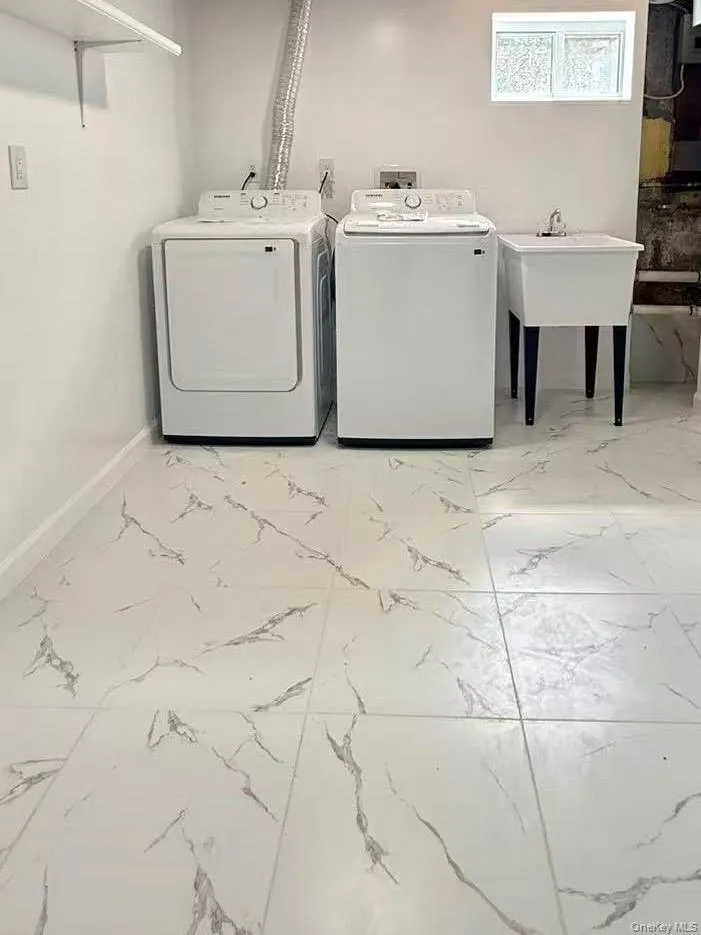 33 Cherry Lane, North Hempstead, NY, 4 Bedrooms Bedrooms, 8 Rooms Rooms,2 BathroomsBathrooms,Residential Lease,For Rent,Cherry,0,1004174 33 Cherry Lane, North Hempstead, NY, 4 Bedrooms Bedrooms, 8 Rooms Rooms,2 BathroomsBathrooms,Residential Lease,For Rent,Cherry,0,1004174