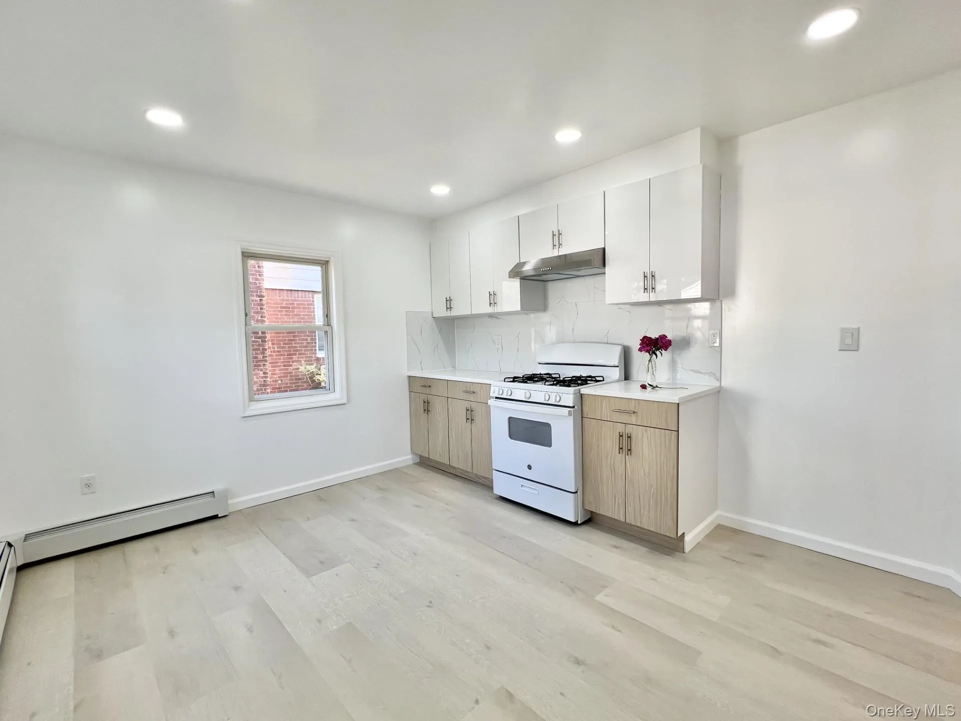 33 Cherry Lane, North Hempstead, NY, 4 Bedrooms Bedrooms, 8 Rooms Rooms,2 BathroomsBathrooms,Residential Lease,For Rent,Cherry,0,1004174 33 Cherry Lane, North Hempstead, NY, 4 Bedrooms Bedrooms, 8 Rooms Rooms,2 BathroomsBathrooms,Residential Lease,For Rent,Cherry,0,1004174