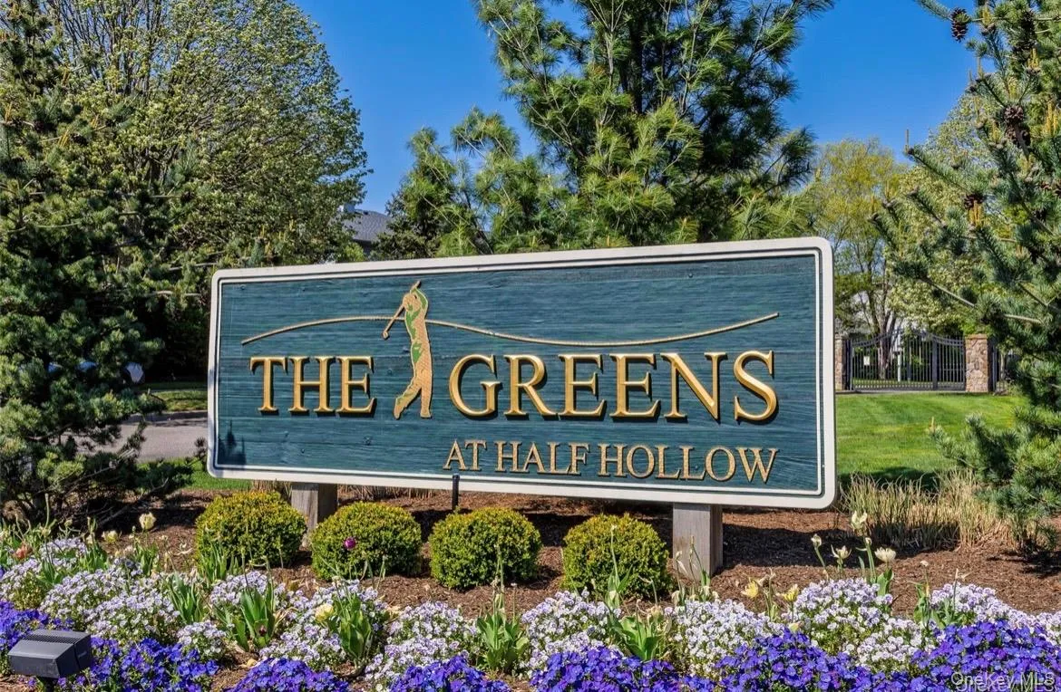 1075 Savoy Drive, Huntington, NY, 2 Bedrooms Bedrooms, 8 Rooms Rooms,2 BathroomsBathrooms,Residential,For Rent,Savoy,0,1004175 1075 Savoy Drive, Huntington, NY, 2 Bedrooms Bedrooms, 8 Rooms Rooms,2 BathroomsBathrooms,Residential,For Rent,Savoy,0,1004175