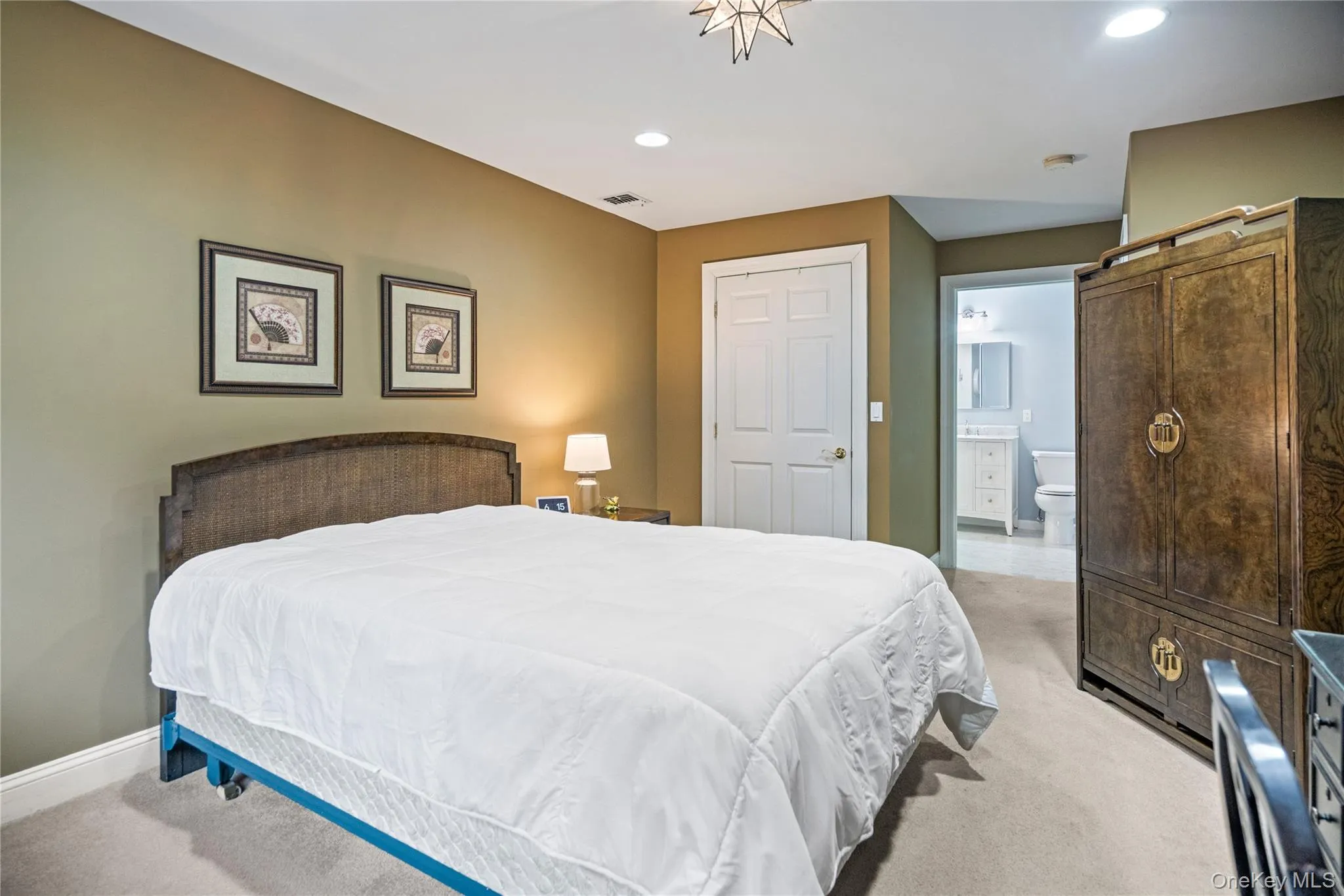 1075 Savoy Drive, Huntington, NY, 2 Bedrooms Bedrooms, 8 Rooms Rooms,2 BathroomsBathrooms,Residential,For Rent,Savoy,0,1004175 1075 Savoy Drive, Huntington, NY, 2 Bedrooms Bedrooms, 8 Rooms Rooms,2 BathroomsBathrooms,Residential,For Rent,Savoy,0,1004175