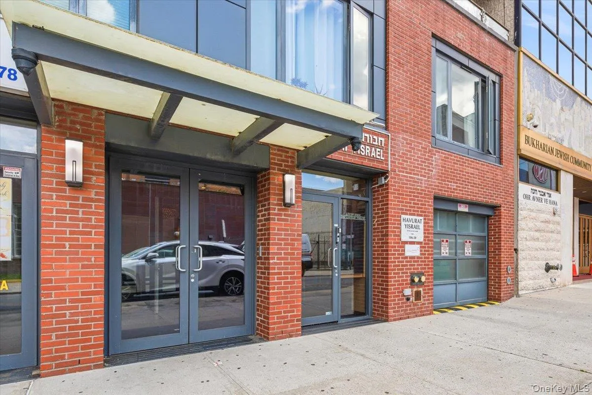 106-20 70th Avenue, New York, NY, 3 Rooms Rooms,1 BathroomBathrooms,Residential,For Rent,70th,0,1004184 106-20 70th Avenue, New York, NY, 3 Rooms Rooms,1 BathroomBathrooms,Residential,For Rent,70th,0,1004184