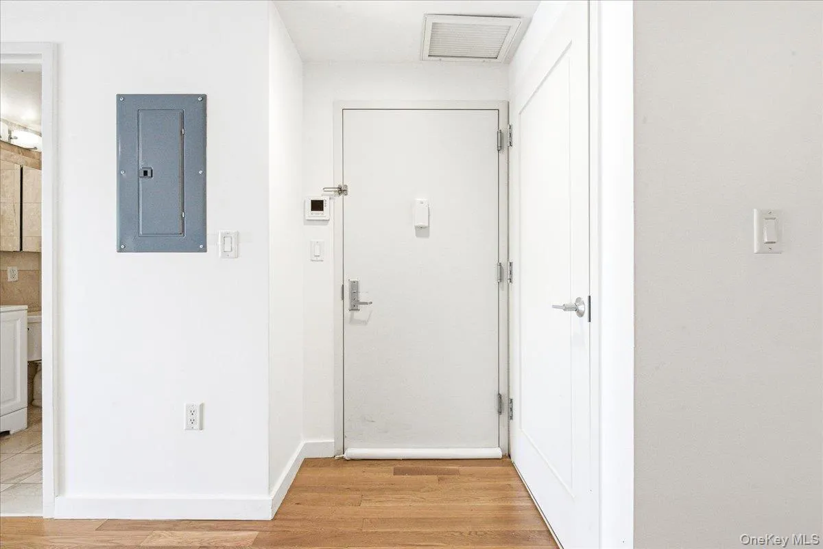 106-20 70th Avenue, New York, NY, 3 Rooms Rooms,1 BathroomBathrooms,Residential,For Rent,70th,0,1004184 106-20 70th Avenue, New York, NY, 3 Rooms Rooms,1 BathroomBathrooms,Residential,For Rent,70th,0,1004184