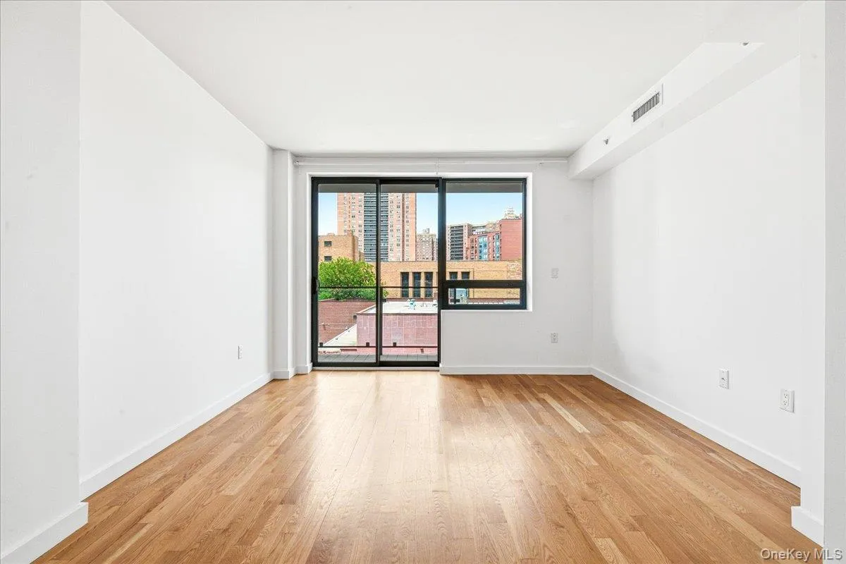 106-20 70th Avenue, New York, NY, 3 Rooms Rooms,1 BathroomBathrooms,Residential,For Rent,70th,0,1004184 106-20 70th Avenue, New York, NY, 3 Rooms Rooms,1 BathroomBathrooms,Residential,For Rent,70th,0,1004184