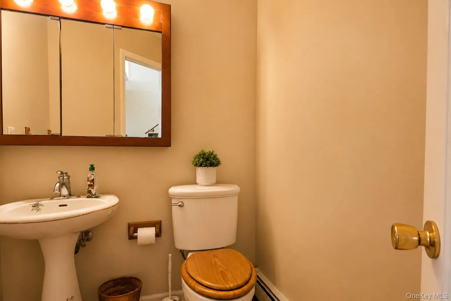 735 Hewitt Lane, New Windsor, NY, 2 Bedrooms Bedrooms, 7 Rooms Rooms,2 BathroomsBathrooms,Residential Lease,For Rent,Hewitt,0,1004192 735 Hewitt Lane, New Windsor, NY, 2 Bedrooms Bedrooms, 7 Rooms Rooms,2 BathroomsBathrooms,Residential Lease,For Rent,Hewitt,0,1004192