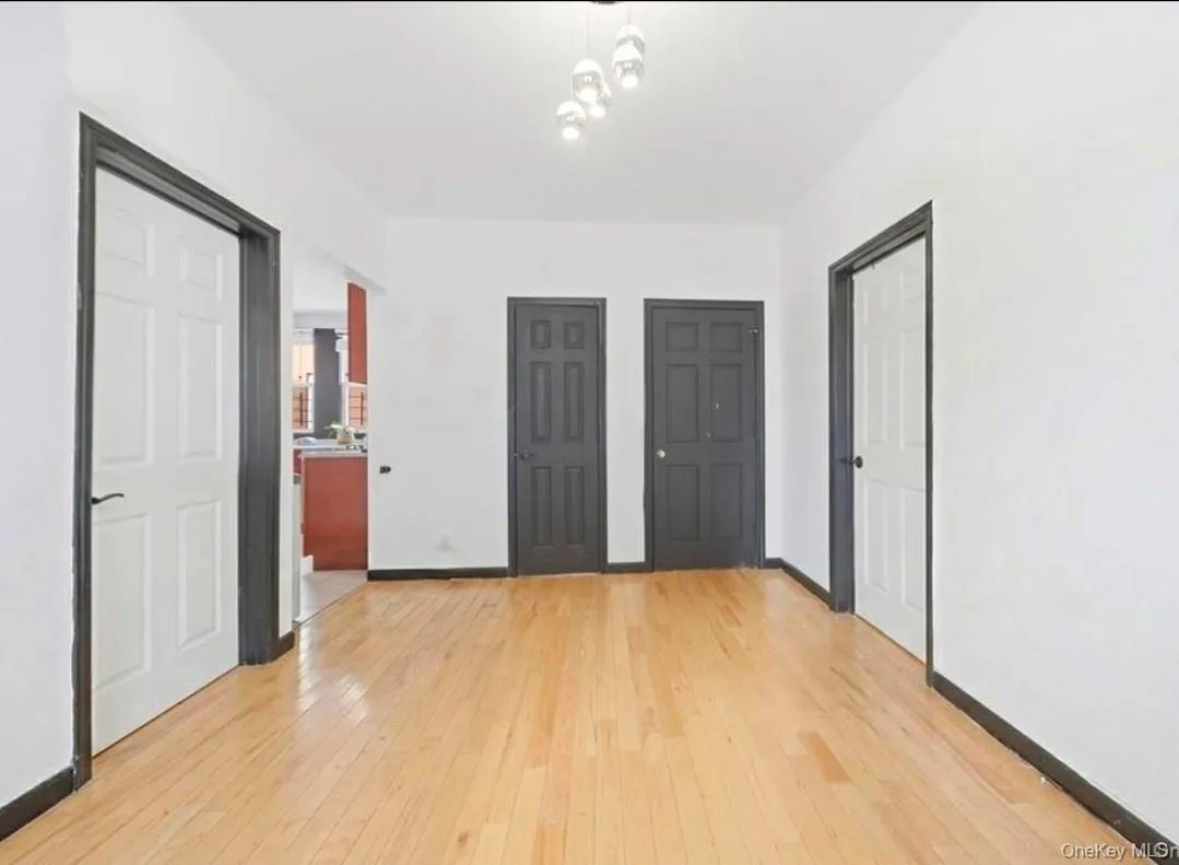4423 Mundy Lane, New York, NY, 3 Bedrooms Bedrooms, 5 Rooms Rooms,1 BathroomBathrooms,Residential Lease,For Rent,Mundy,0,1004205 4423 Mundy Lane, New York, NY, 3 Bedrooms Bedrooms, 5 Rooms Rooms,1 BathroomBathrooms,Residential Lease,For Rent,Mundy,0,1004205