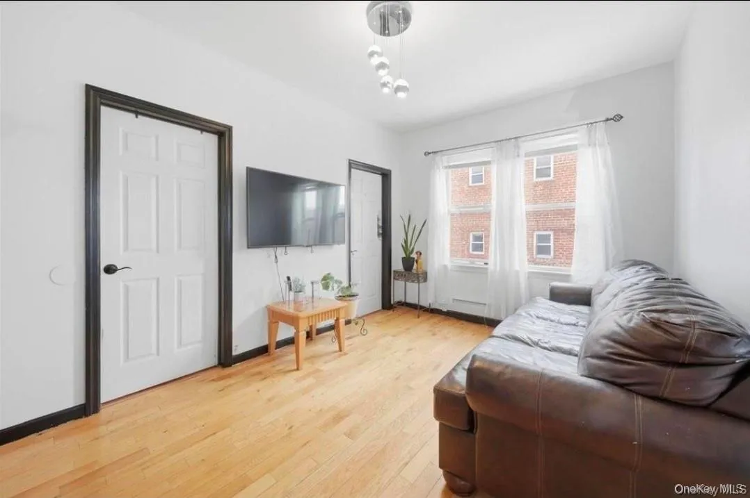4423 Mundy Lane, New York, NY, 3 Bedrooms Bedrooms, 5 Rooms Rooms,1 BathroomBathrooms,Residential Lease,For Rent,Mundy,0,1004205 4423 Mundy Lane, New York, NY, 3 Bedrooms Bedrooms, 5 Rooms Rooms,1 BathroomBathrooms,Residential Lease,For Rent,Mundy,0,1004205