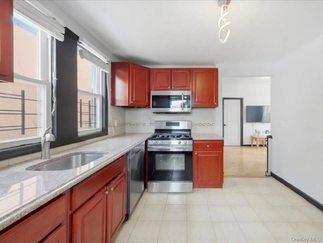4423 Mundy Lane, New York, NY, 3 Bedrooms Bedrooms, 5 Rooms Rooms,1 BathroomBathrooms,Residential Lease,For Rent,Mundy,0,1004205 4423 Mundy Lane, New York, NY, 3 Bedrooms Bedrooms, 5 Rooms Rooms,1 BathroomBathrooms,Residential Lease,For Rent,Mundy,0,1004205