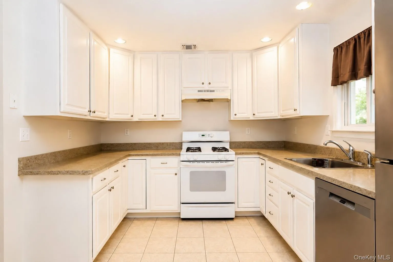 263 Tamerisk Lane, New Windsor, NY, 2 Bedrooms Bedrooms, 8 Rooms Rooms,2 BathroomsBathrooms,Residential Lease,For Rent,Tamerisk,0,1004212 263 Tamerisk Lane, New Windsor, NY, 2 Bedrooms Bedrooms, 8 Rooms Rooms,2 BathroomsBathrooms,Residential Lease,For Rent,Tamerisk,0,1004212