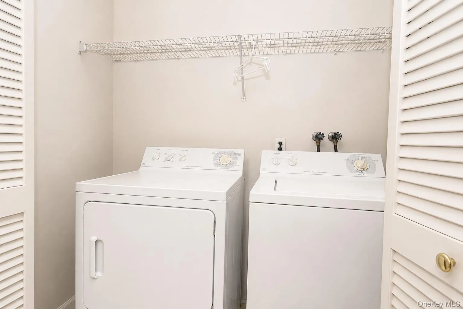 263 Tamerisk Lane, New Windsor, NY, 2 Bedrooms Bedrooms, 8 Rooms Rooms,2 BathroomsBathrooms,Residential Lease,For Rent,Tamerisk,0,1004212 263 Tamerisk Lane, New Windsor, NY, 2 Bedrooms Bedrooms, 8 Rooms Rooms,2 BathroomsBathrooms,Residential Lease,For Rent,Tamerisk,0,1004212