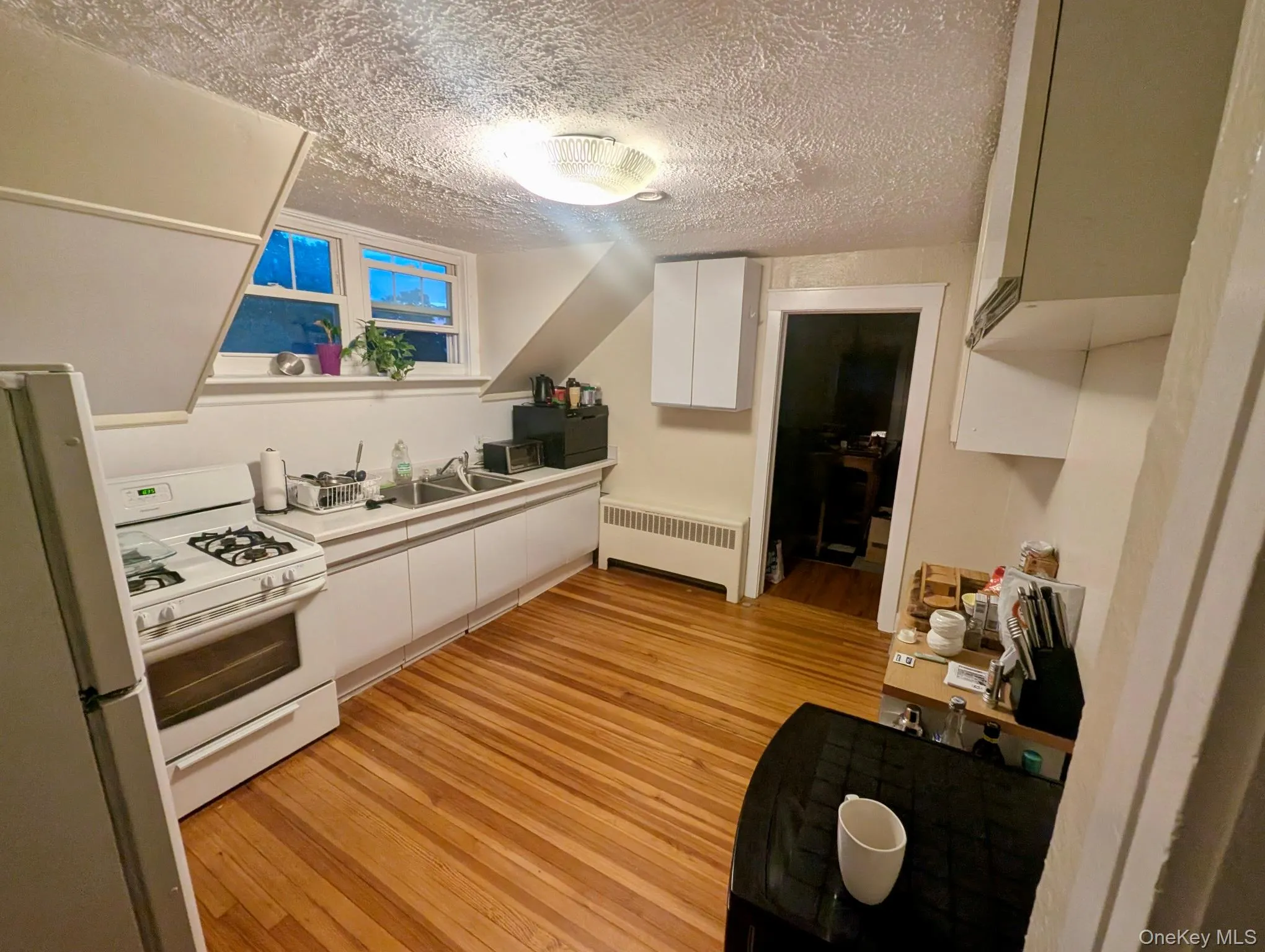 60 Center Street, Beacon, NY, 2 Bedrooms Bedrooms, 4 Rooms Rooms,1 BathroomBathrooms,Residential Lease,For Rent,Center,0,1004213 60 Center Street, Beacon, NY, 2 Bedrooms Bedrooms, 4 Rooms Rooms,1 BathroomBathrooms,Residential Lease,For Rent,Center,0,1004213