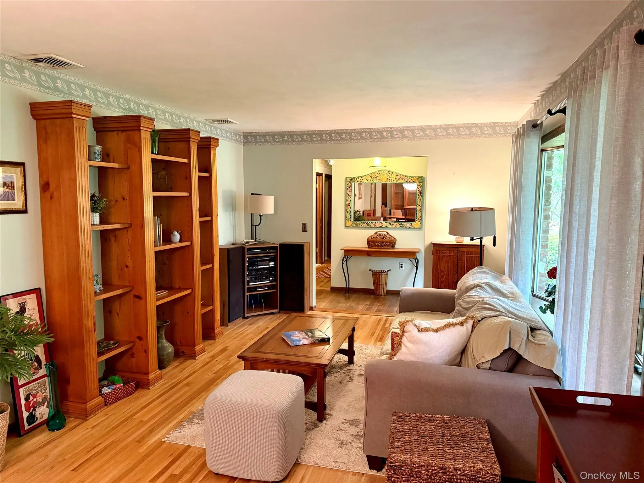 33A Hillside Avenue, Smithtown, NY, 3 Bedrooms Bedrooms, 6 Rooms Rooms,2 BathroomsBathrooms,Residential,For Rent,Hillside,0,1004216 33A Hillside Avenue, Smithtown, NY, 3 Bedrooms Bedrooms, 6 Rooms Rooms,2 BathroomsBathrooms,Residential,For Rent,Hillside,0,1004216