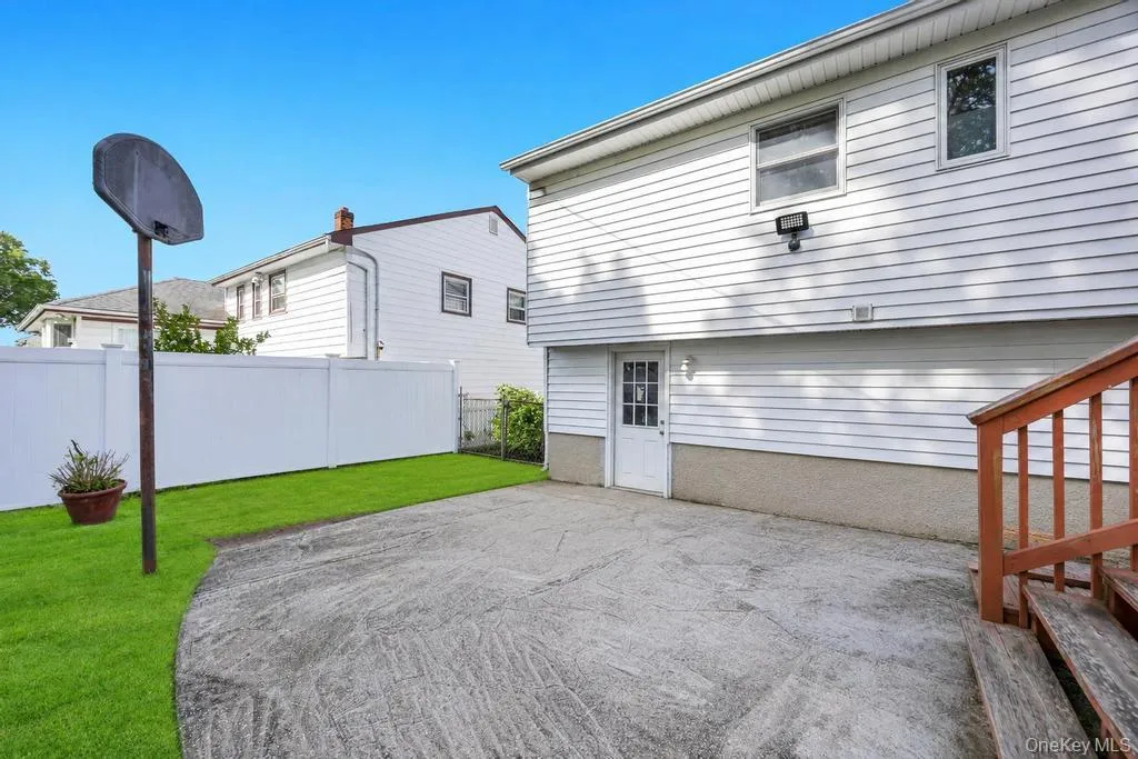 11 Edgewood Drive, Oyster Bay, NY, 6 Bedrooms Bedrooms, 10 Rooms Rooms,3 BathroomsBathrooms,Residential,For Rent,Edgewood,0,1004220 11 Edgewood Drive, Oyster Bay, NY, 6 Bedrooms Bedrooms, 10 Rooms Rooms,3 BathroomsBathrooms,Residential,For Rent,Edgewood,0,1004220