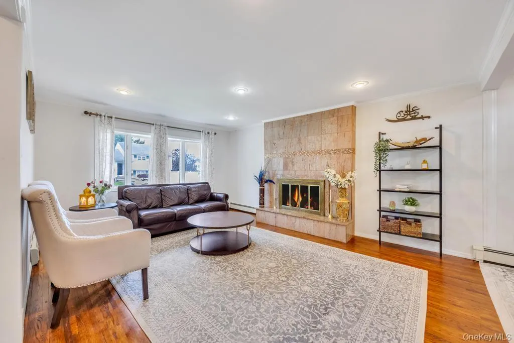 11 Edgewood Drive, Oyster Bay, NY, 6 Bedrooms Bedrooms, 10 Rooms Rooms,3 BathroomsBathrooms,Residential,For Rent,Edgewood,0,1004220 11 Edgewood Drive, Oyster Bay, NY, 6 Bedrooms Bedrooms, 10 Rooms Rooms,3 BathroomsBathrooms,Residential,For Rent,Edgewood,0,1004220