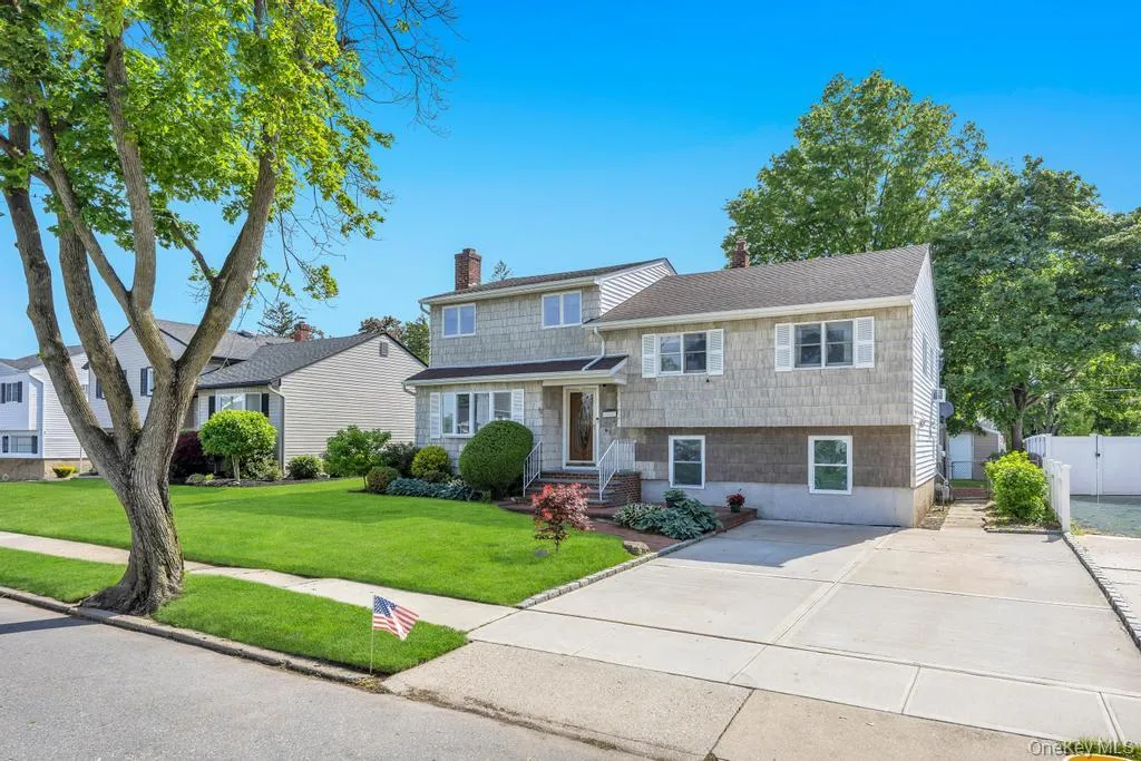 11 Edgewood Drive, Oyster Bay, NY, 6 Bedrooms Bedrooms, 10 Rooms Rooms,3 BathroomsBathrooms,Residential,For Rent,Edgewood,0,1004220 11 Edgewood Drive, Oyster Bay, NY, 6 Bedrooms Bedrooms, 10 Rooms Rooms,3 BathroomsBathrooms,Residential,For Rent,Edgewood,0,1004220