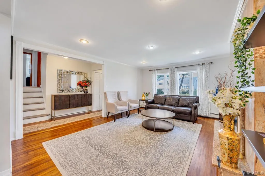 11 Edgewood Drive, Oyster Bay, NY, 6 Bedrooms Bedrooms, 10 Rooms Rooms,3 BathroomsBathrooms,Residential,For Rent,Edgewood,0,1004220 11 Edgewood Drive, Oyster Bay, NY, 6 Bedrooms Bedrooms, 10 Rooms Rooms,3 BathroomsBathrooms,Residential,For Rent,Edgewood,0,1004220