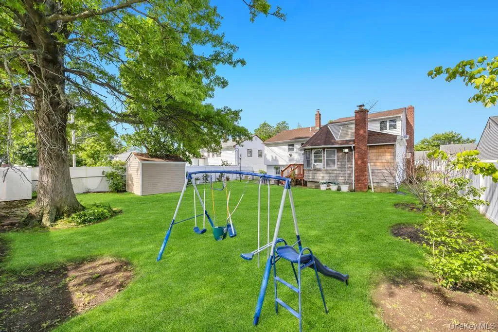 11 Edgewood Drive, Oyster Bay, NY, 6 Bedrooms Bedrooms, 10 Rooms Rooms,3 BathroomsBathrooms,Residential,For Rent,Edgewood,0,1004220 11 Edgewood Drive, Oyster Bay, NY, 6 Bedrooms Bedrooms, 10 Rooms Rooms,3 BathroomsBathrooms,Residential,For Rent,Edgewood,0,1004220