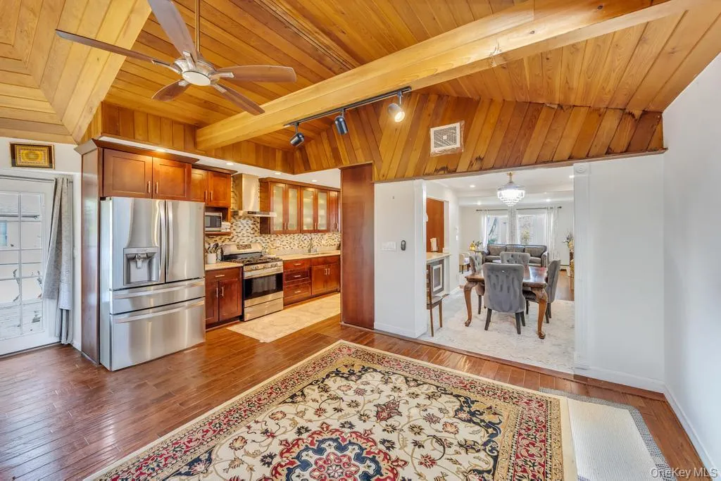 11 Edgewood Drive, Oyster Bay, NY, 6 Bedrooms Bedrooms, 10 Rooms Rooms,3 BathroomsBathrooms,Residential,For Rent,Edgewood,0,1004220 11 Edgewood Drive, Oyster Bay, NY, 6 Bedrooms Bedrooms, 10 Rooms Rooms,3 BathroomsBathrooms,Residential,For Rent,Edgewood,0,1004220