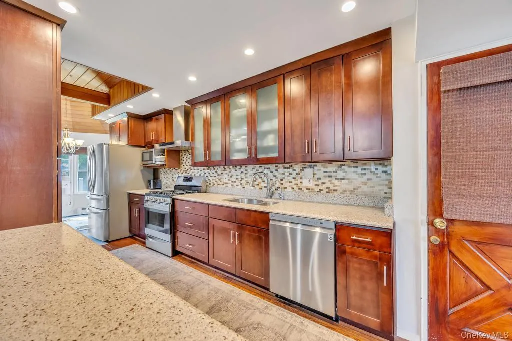 11 Edgewood Drive, Oyster Bay, NY, 6 Bedrooms Bedrooms, 10 Rooms Rooms,3 BathroomsBathrooms,Residential,For Rent,Edgewood,0,1004220 11 Edgewood Drive, Oyster Bay, NY, 6 Bedrooms Bedrooms, 10 Rooms Rooms,3 BathroomsBathrooms,Residential,For Rent,Edgewood,0,1004220