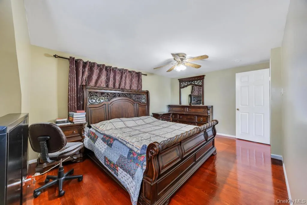 48 Liberty Avenue, North Hempstead, NY, 4 Bedrooms Bedrooms, 8 Rooms Rooms,3 BathroomsBathrooms,Residential,For Rent,Liberty,0,1004221 48 Liberty Avenue, North Hempstead, NY, 4 Bedrooms Bedrooms, 8 Rooms Rooms,3 BathroomsBathrooms,Residential,For Rent,Liberty,0,1004221