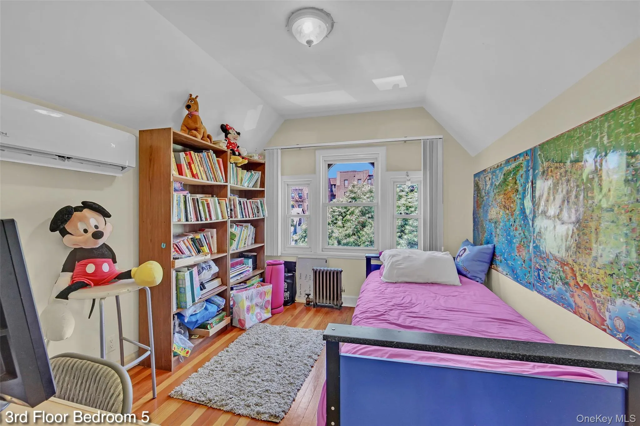 11116 76th Drive, New York, NY, 6 Bedrooms Bedrooms, 10 Rooms Rooms,2 BathroomsBathrooms,Residential,For Rent,76th,0,1004225 11116 76th Drive, New York, NY, 6 Bedrooms Bedrooms, 10 Rooms Rooms,2 BathroomsBathrooms,Residential,For Rent,76th,0,1004225