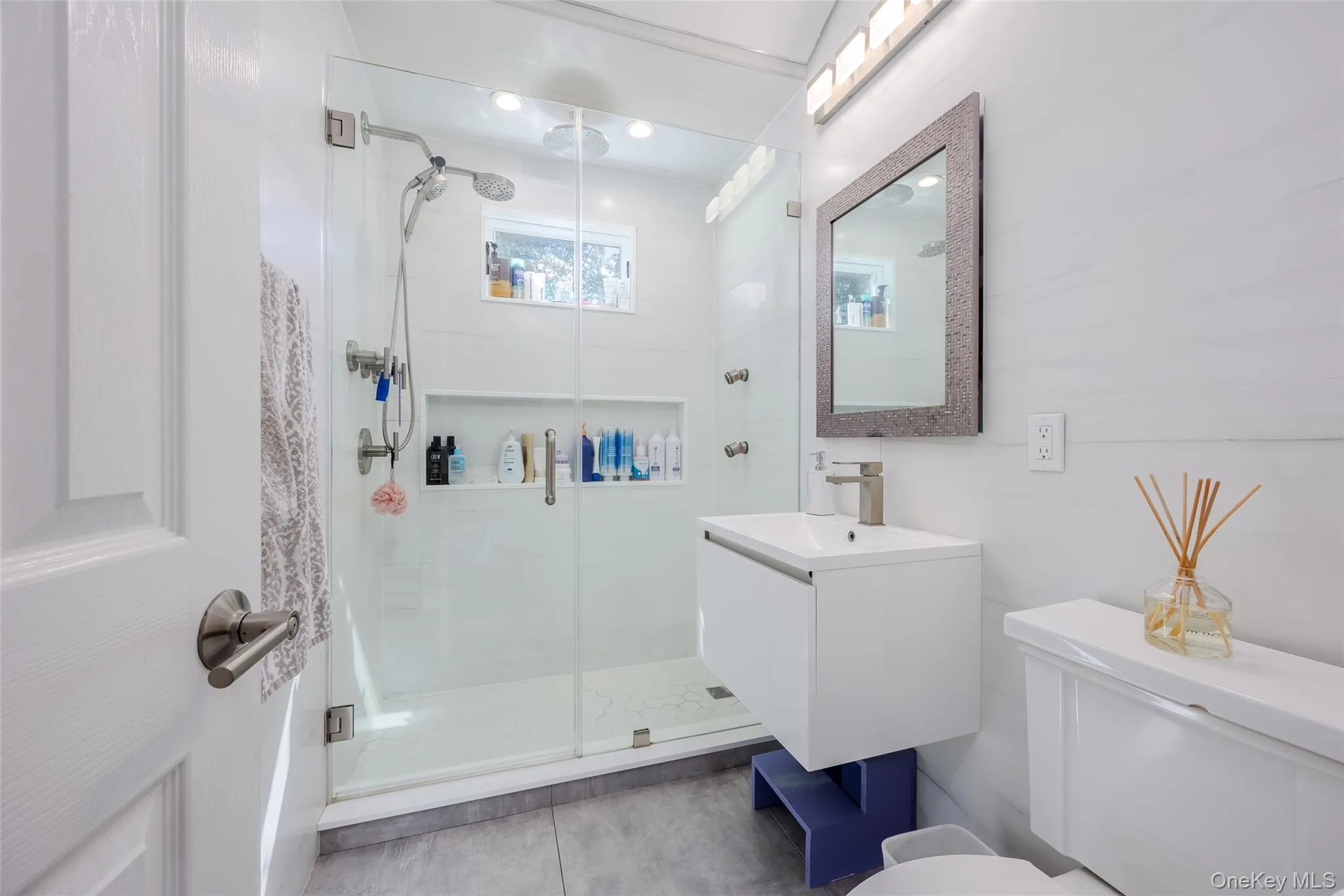 42 Revilo Avenue, Brookhaven, NY, 3 Bedrooms Bedrooms, 8 Rooms Rooms,4 BathroomsBathrooms,Residential,For Rent,Revilo,0,1004226 42 Revilo Avenue, Brookhaven, NY, 3 Bedrooms Bedrooms, 8 Rooms Rooms,4 BathroomsBathrooms,Residential,For Rent,Revilo,0,1004226