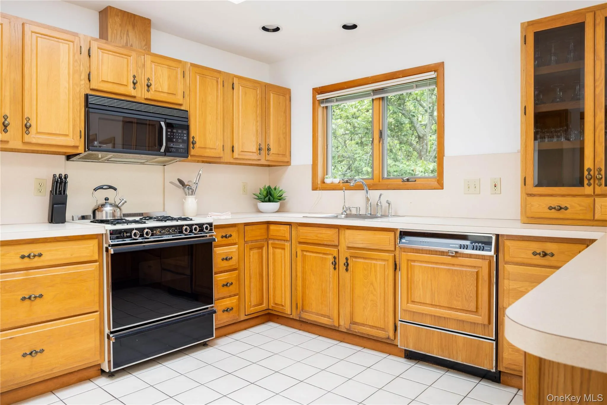 100 Bayberry Lane, Southold, NY, 3 Bedrooms Bedrooms, 7 Rooms Rooms,2 BathroomsBathrooms,Residential,For Rent,Bayberry,0,1004231 100 Bayberry Lane, Southold, NY, 3 Bedrooms Bedrooms, 7 Rooms Rooms,2 BathroomsBathrooms,Residential,For Rent,Bayberry,0,1004231