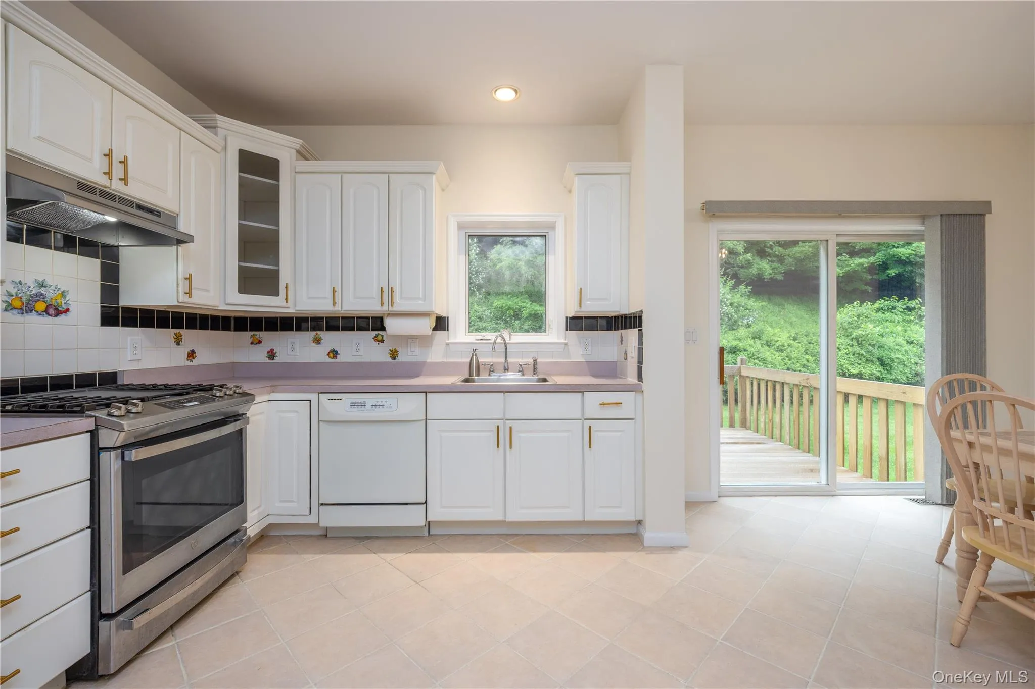 138 Foltim Way, Clarkstown, NY, 3 Bedrooms Bedrooms, 6 Rooms Rooms,2 BathroomsBathrooms,Residential,For Rent,Foltim,0,1004232 138 Foltim Way, Clarkstown, NY, 3 Bedrooms Bedrooms, 6 Rooms Rooms,2 BathroomsBathrooms,Residential,For Rent,Foltim,0,1004232