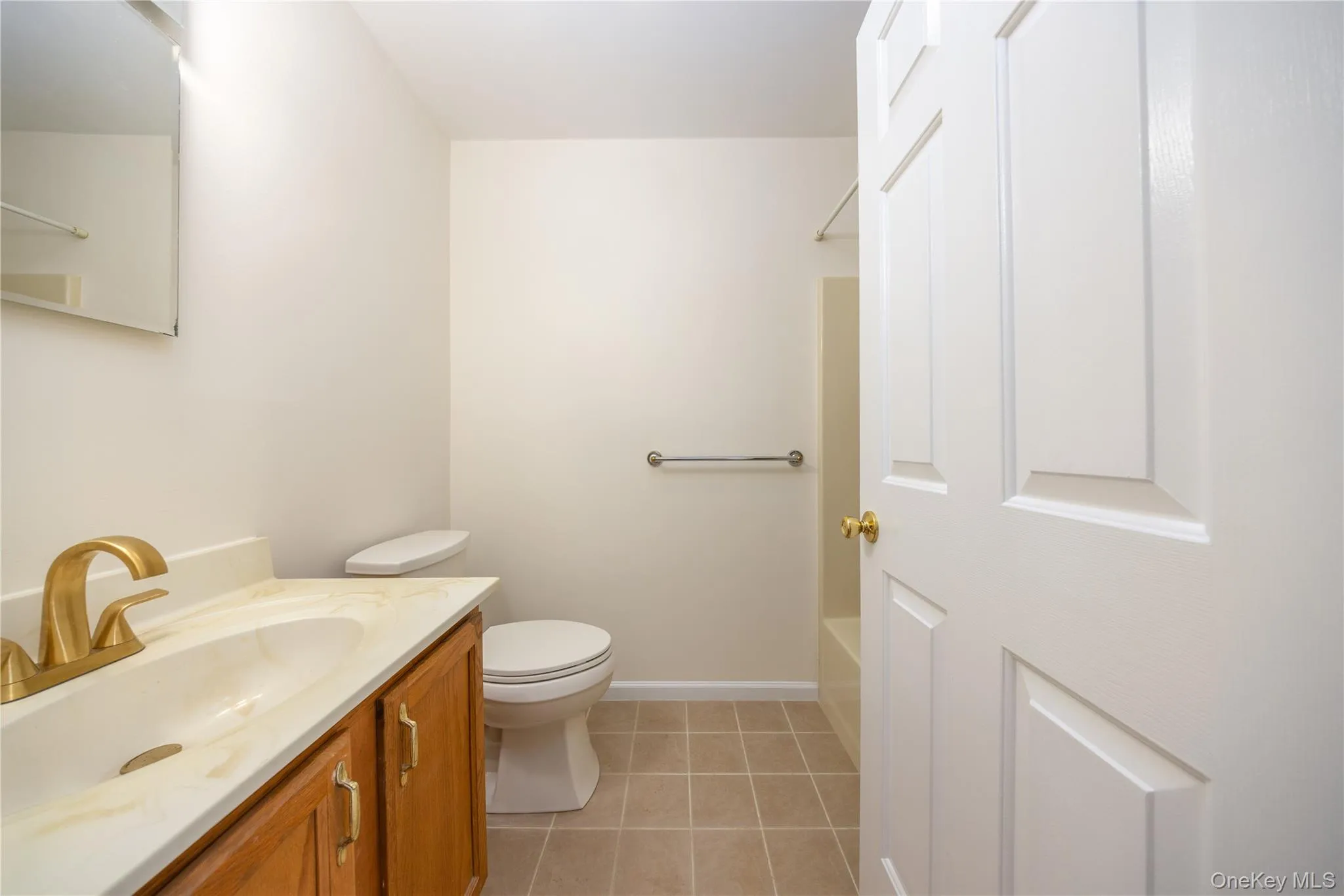 138 Foltim Way, Clarkstown, NY, 3 Bedrooms Bedrooms, 6 Rooms Rooms,2 BathroomsBathrooms,Residential,For Rent,Foltim,0,1004232 138 Foltim Way, Clarkstown, NY, 3 Bedrooms Bedrooms, 6 Rooms Rooms,2 BathroomsBathrooms,Residential,For Rent,Foltim,0,1004232