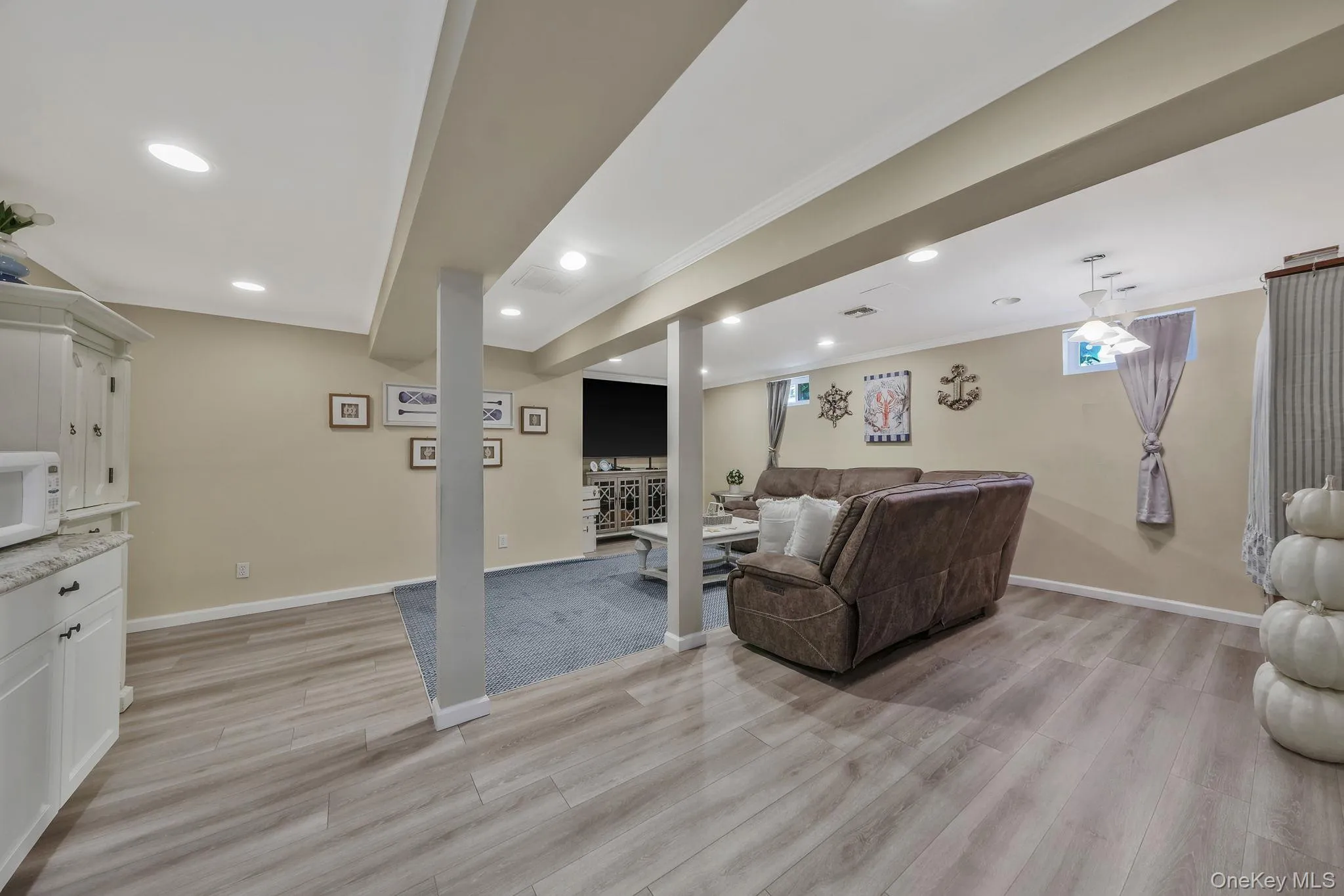 1 Queens Road, Brookhaven, NY, 3 Bedrooms Bedrooms, 9 Rooms Rooms,3 BathroomsBathrooms,Residential,For Rent,Queens,0,1004233 1 Queens Road, Brookhaven, NY, 3 Bedrooms Bedrooms, 9 Rooms Rooms,3 BathroomsBathrooms,Residential,For Rent,Queens,0,1004233