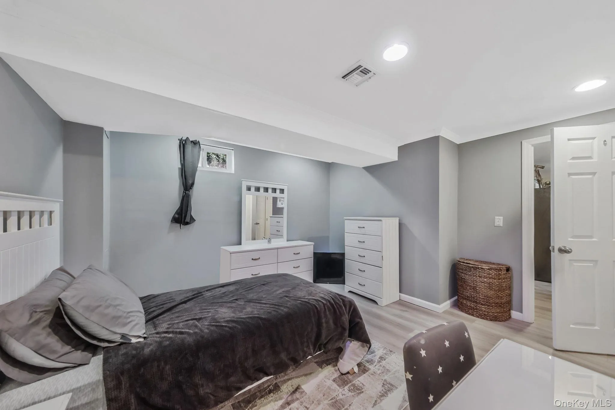1 Queens Road, Brookhaven, NY, 3 Bedrooms Bedrooms, 9 Rooms Rooms,3 BathroomsBathrooms,Residential,For Rent,Queens,0,1004233 1 Queens Road, Brookhaven, NY, 3 Bedrooms Bedrooms, 9 Rooms Rooms,3 BathroomsBathrooms,Residential,For Rent,Queens,0,1004233