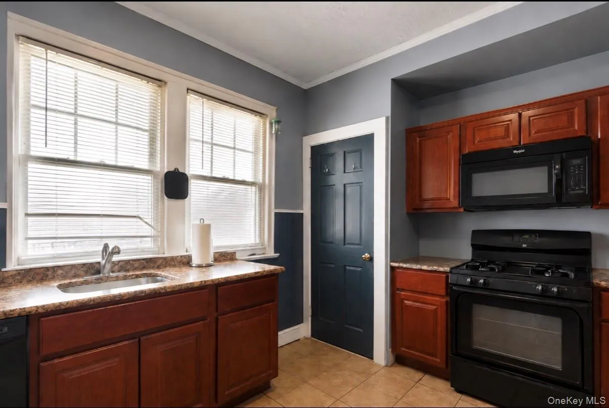 91 Clove Avenue, Haverstraw, NY, 3 Bedrooms Bedrooms, 7 Rooms Rooms,1 BathroomBathrooms,Residential,For Rent,Clove,0,1004236 91 Clove Avenue, Haverstraw, NY, 3 Bedrooms Bedrooms, 7 Rooms Rooms,1 BathroomBathrooms,Residential,For Rent,Clove,0,1004236