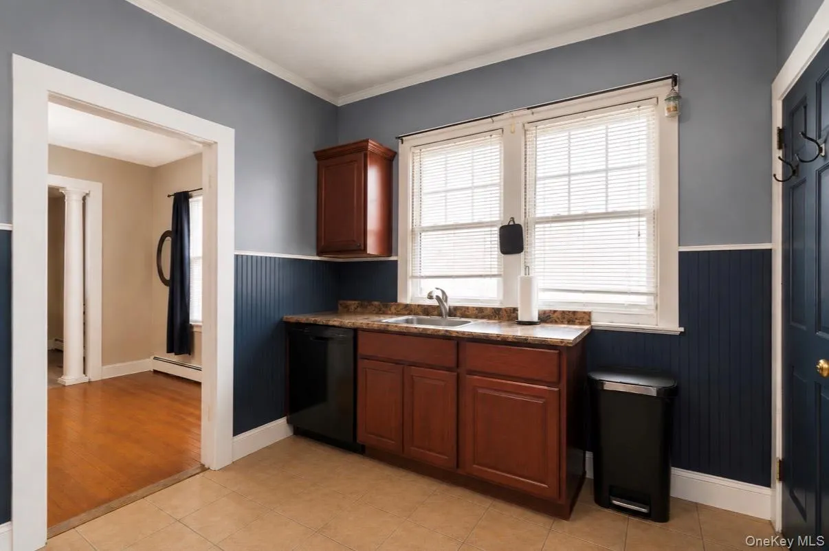 91 Clove Avenue, Haverstraw, NY, 3 Bedrooms Bedrooms, 7 Rooms Rooms,1 BathroomBathrooms,Residential,For Rent,Clove,0,1004236 91 Clove Avenue, Haverstraw, NY, 3 Bedrooms Bedrooms, 7 Rooms Rooms,1 BathroomBathrooms,Residential,For Rent,Clove,0,1004236